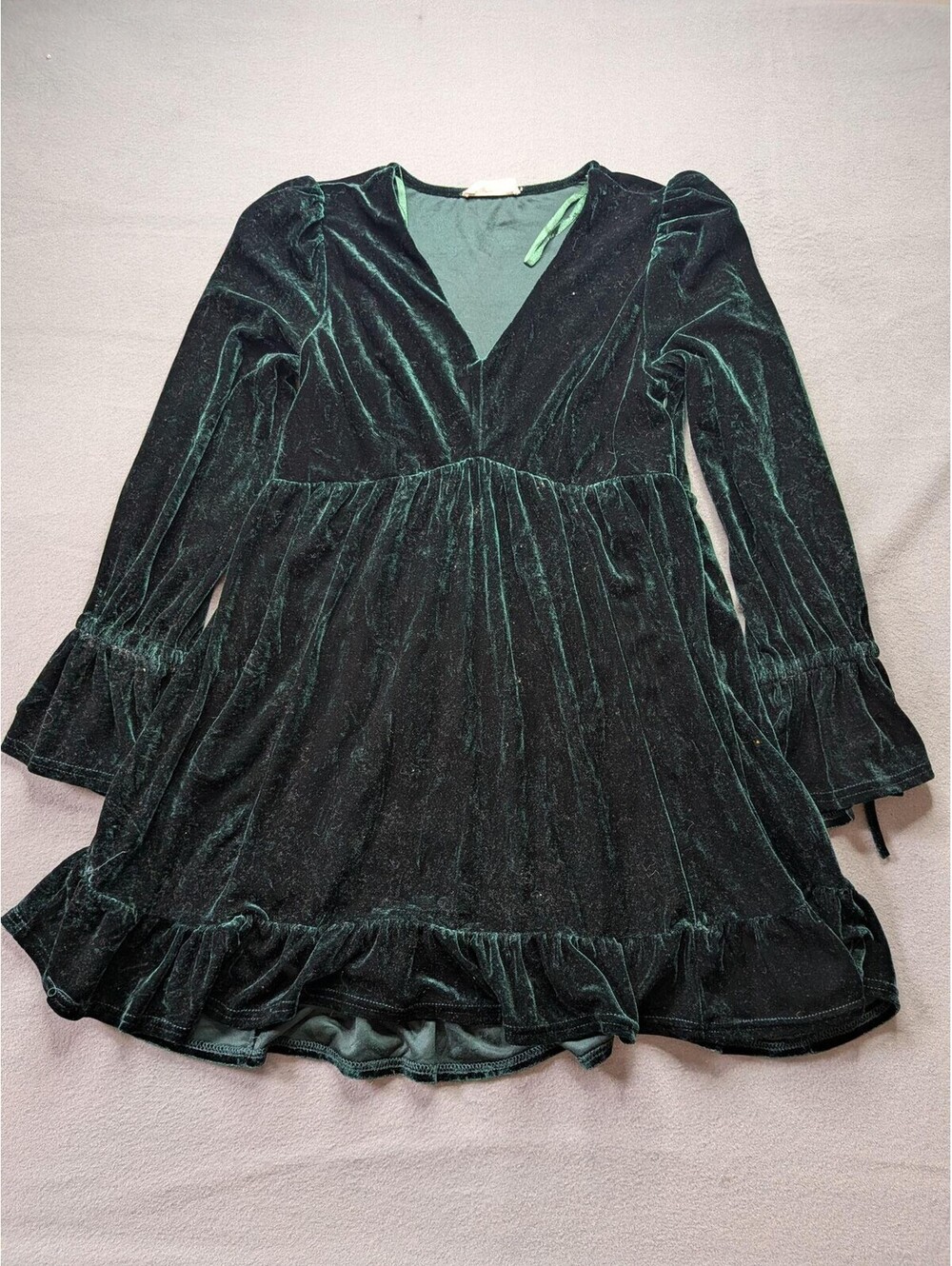New In Dress Womens S Green Velvet V Neck Bell Sleeve Ruffle Fit & Flare Mini